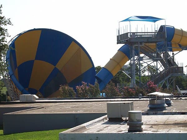 Hurricane Harbor Arlington